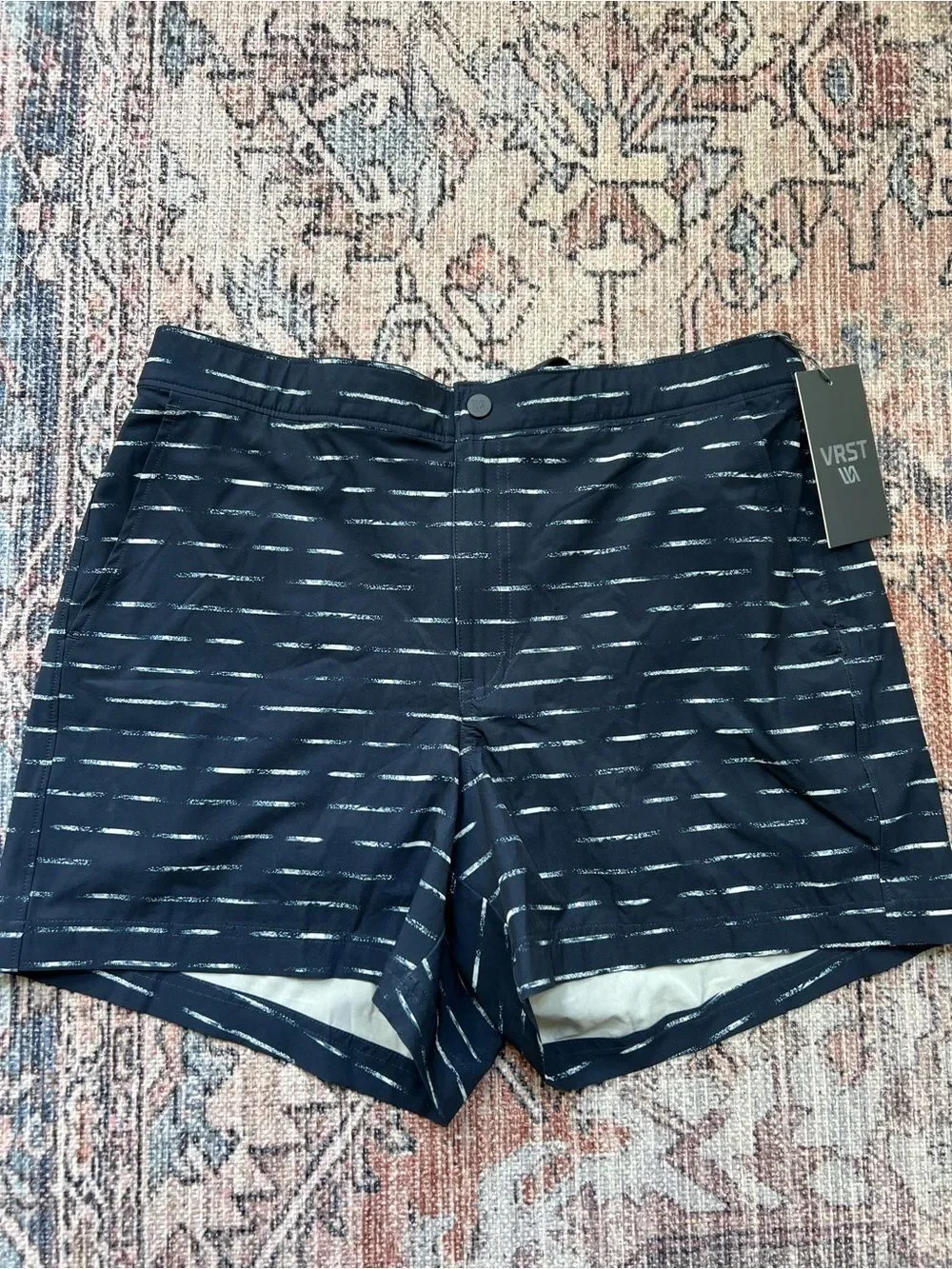 VRST 5” Resort Shorts NWT Men's Medium Navy Sand Washed Stripe Swim Shorts